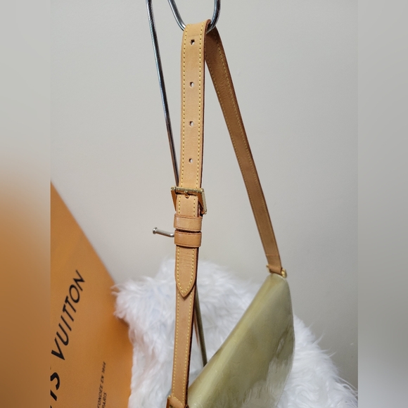 LOUIS VUITTON Mussette Tango  Street Shoulder Bag - Picture 4 of 12